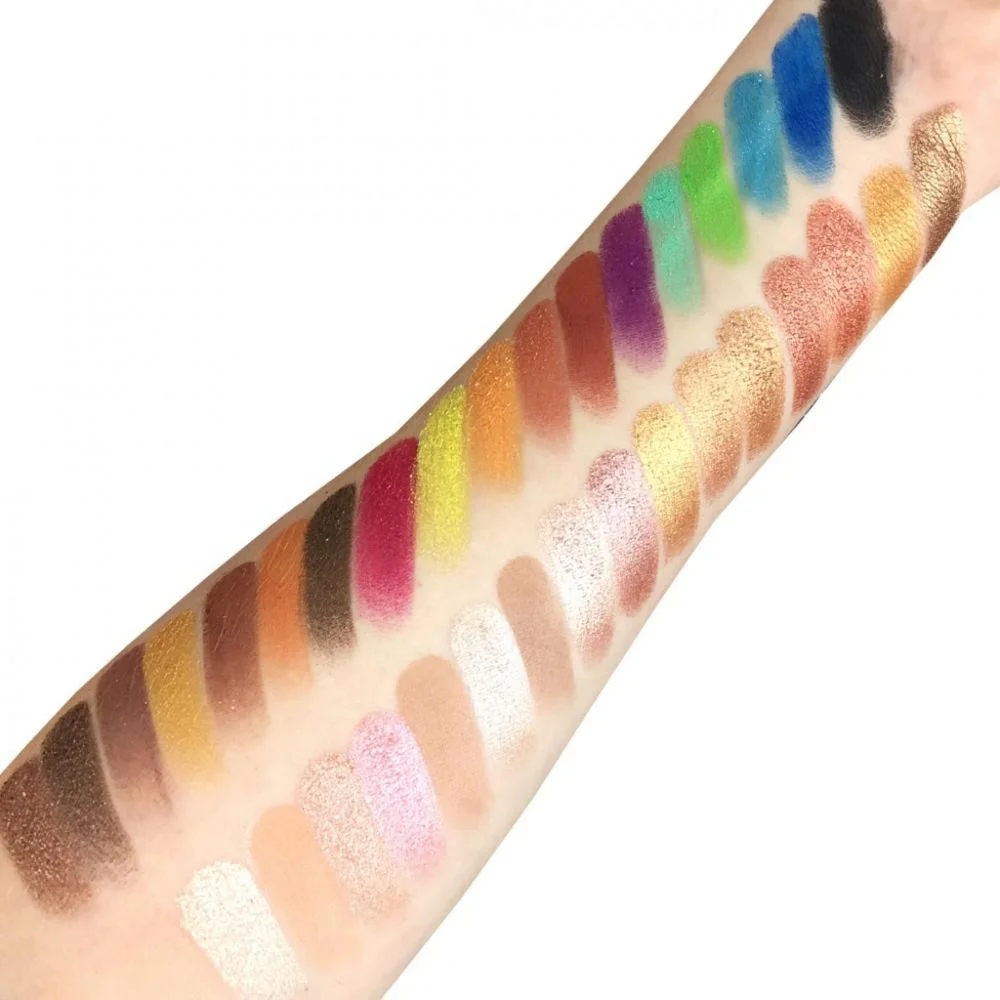 Twinkle In Her Eyeshadows Palette